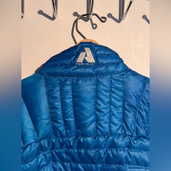 Eddie Bauer Men’s Down Vest - First Ascent 800 fill - Athletic Thermal Vest - Picture 6 of 12
